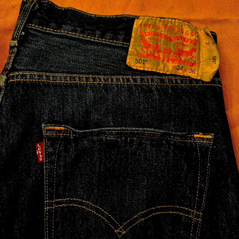 Levi’s 501 very clean no tear stains or holes item 1128